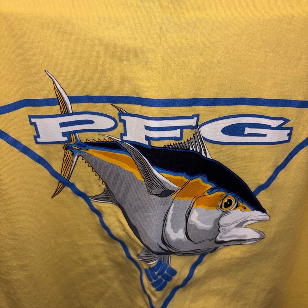 Columbia Yellow PFG Fish Graphic Tee..men’s..size large